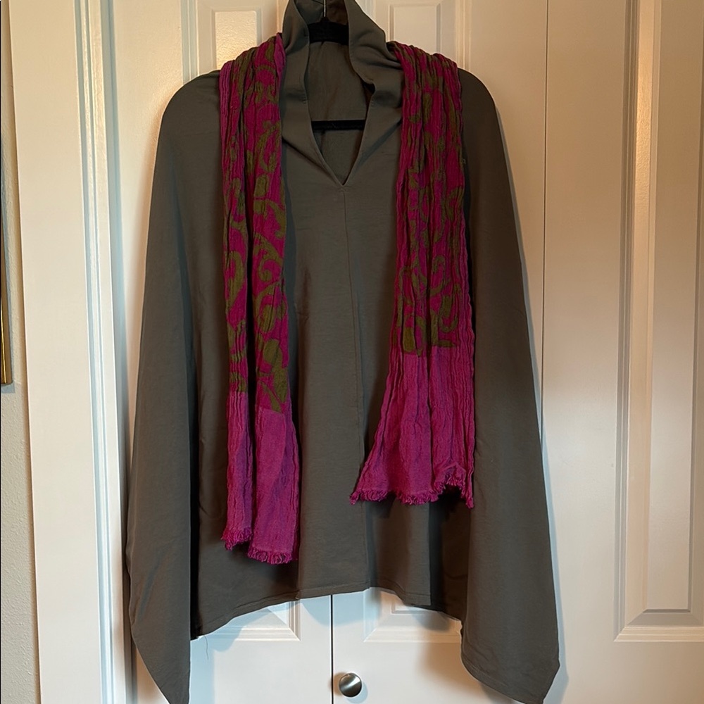 Chic Olive Green Poncho with Vibrant Scarf